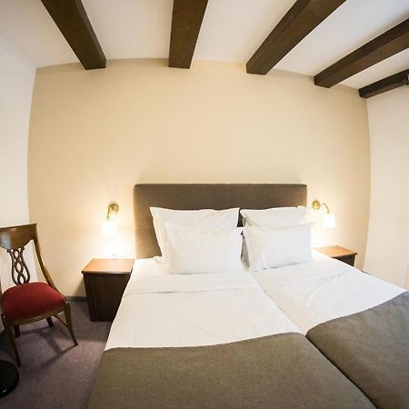 Nest Hotel Drobeta Turnu Severin Bagian luar foto