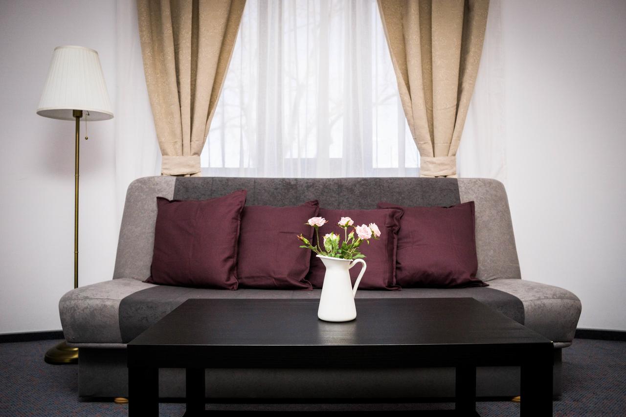 Nest Hotel Drobeta Turnu Severin Bagian luar foto