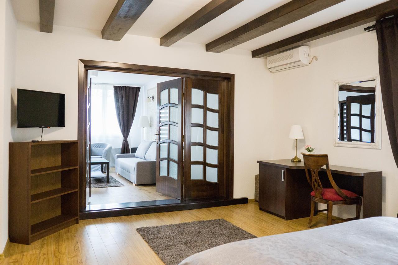Nest Hotel Drobeta Turnu Severin Bagian luar foto