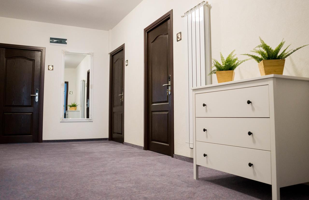 Nest Hotel Drobeta Turnu Severin Bagian luar foto