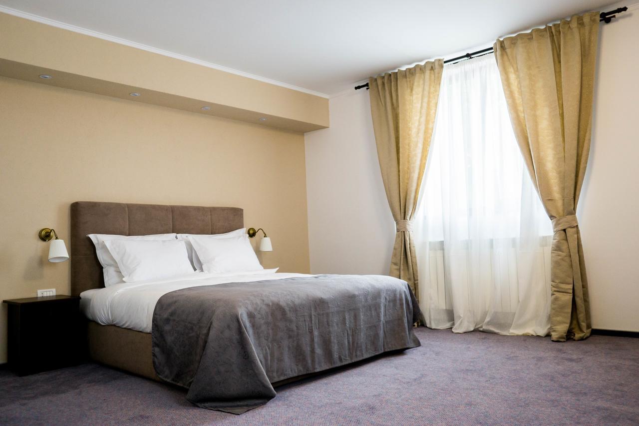 Nest Hotel Drobeta Turnu Severin Bagian luar foto