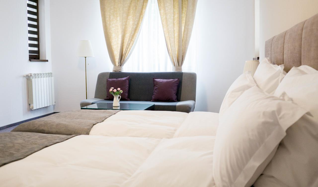 Nest Hotel Drobeta Turnu Severin Bagian luar foto