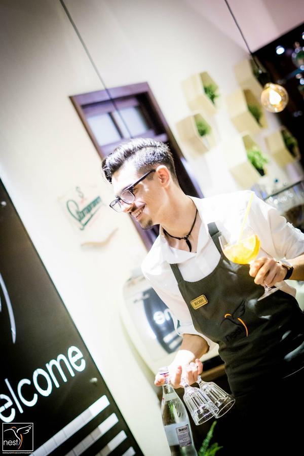 Nest Hotel Drobeta Turnu Severin Bagian luar foto