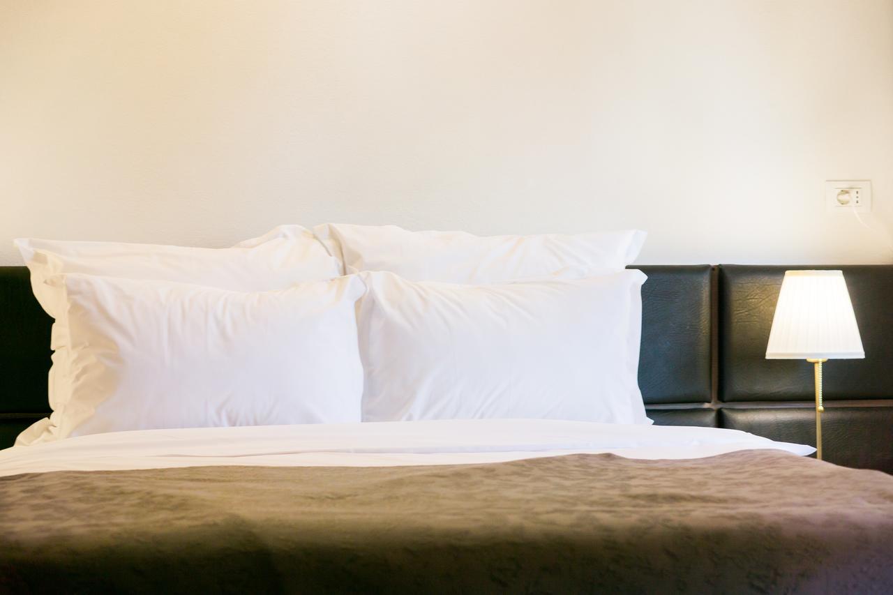 Nest Hotel Drobeta Turnu Severin Bagian luar foto