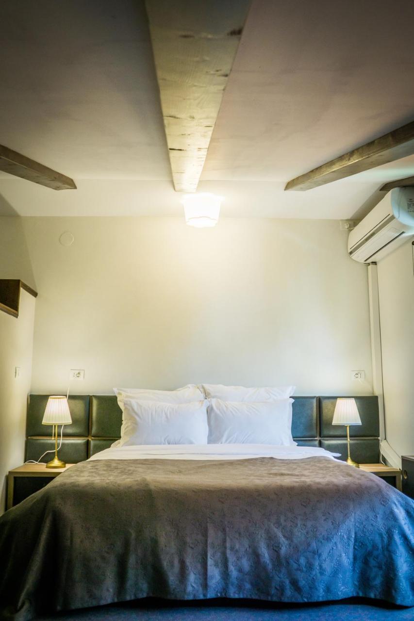 Nest Hotel Drobeta Turnu Severin Bagian luar foto